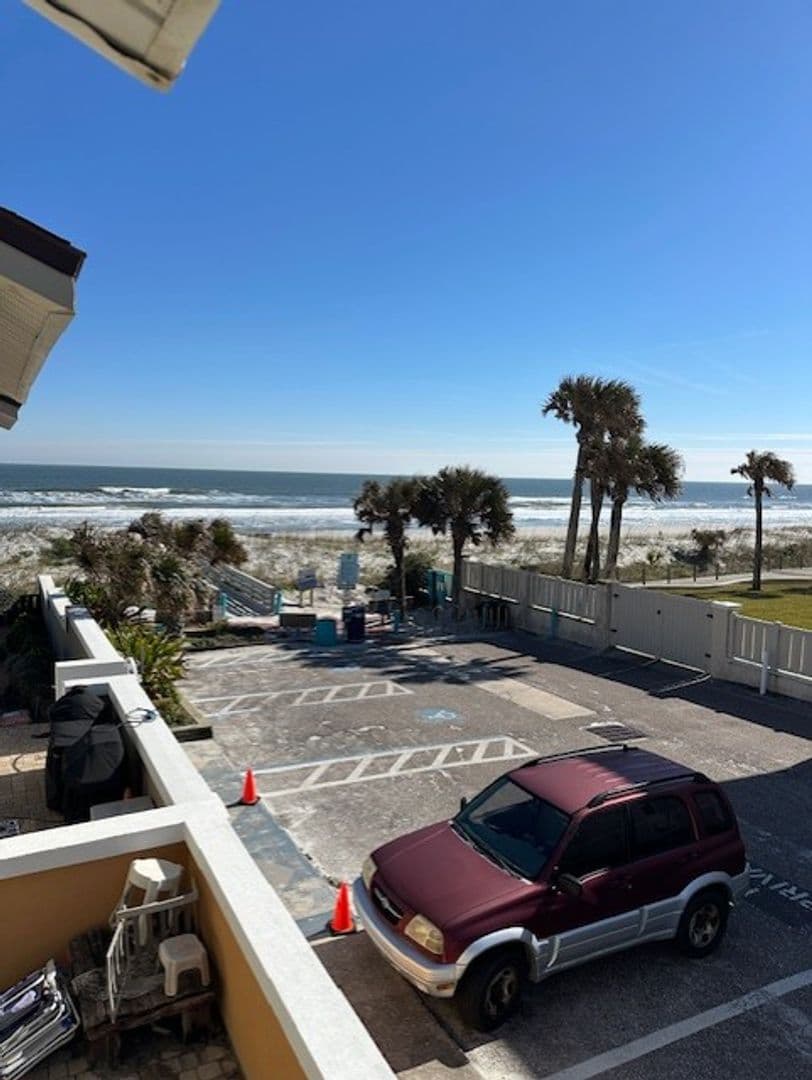Atlantic Beach House: 25 10th Street