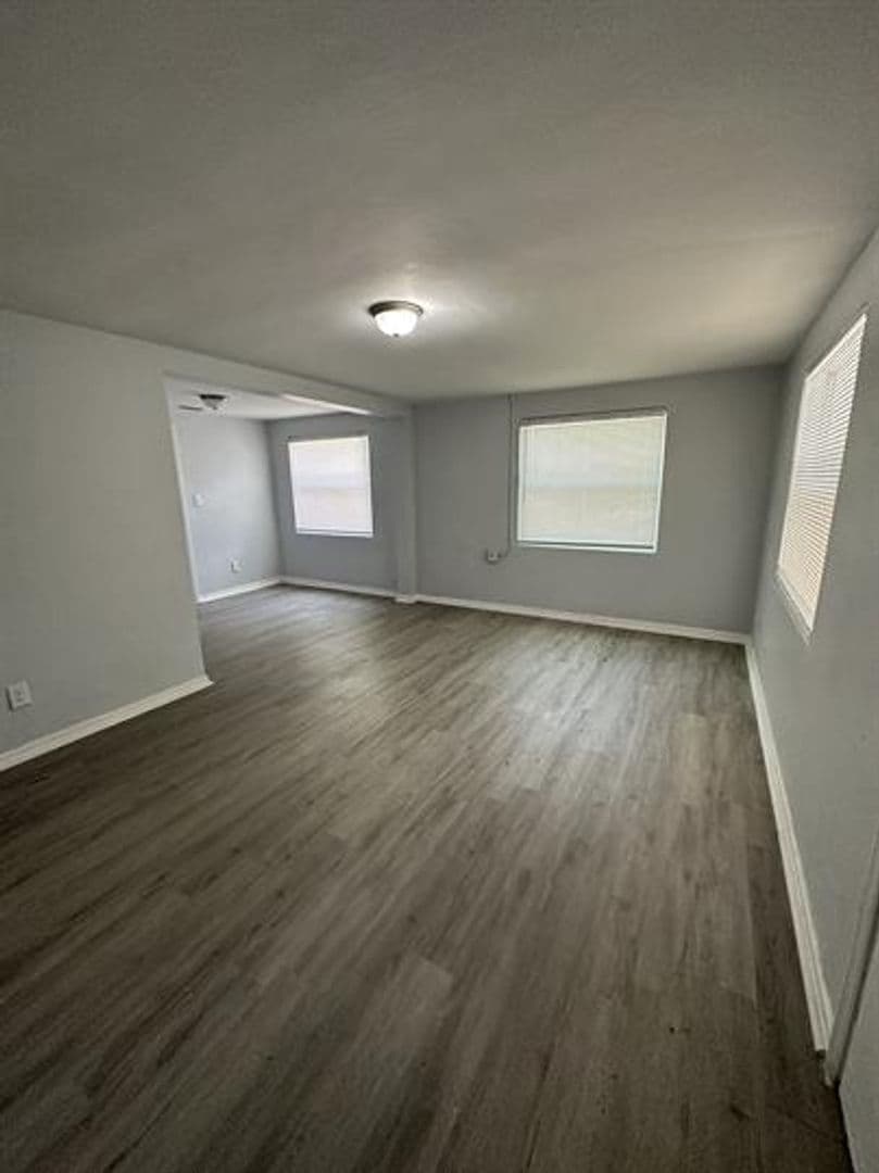 Jacksonville House: 9050 7th Avenue