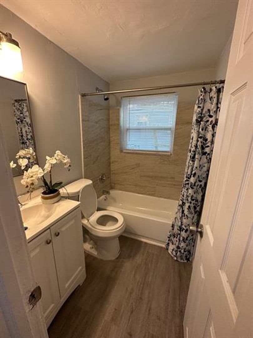 Jacksonville House: 9050 7th Avenue