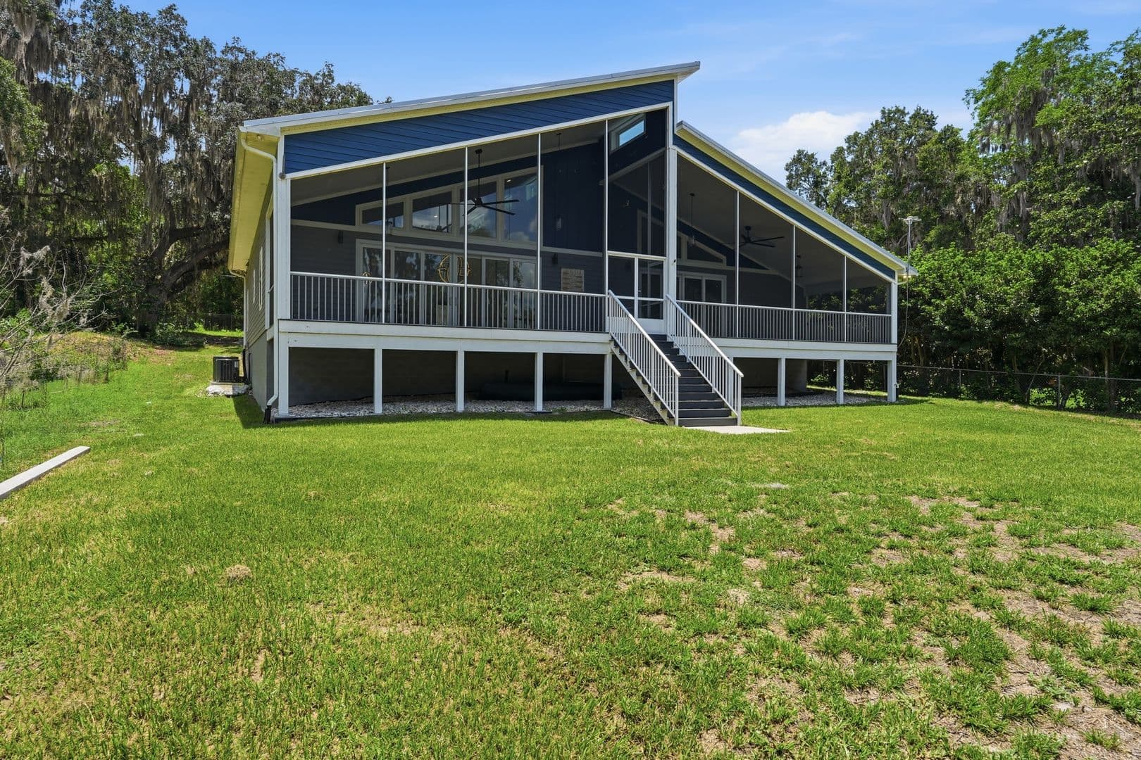 Melrose House: 22826 NE 69th Ave (HOI)