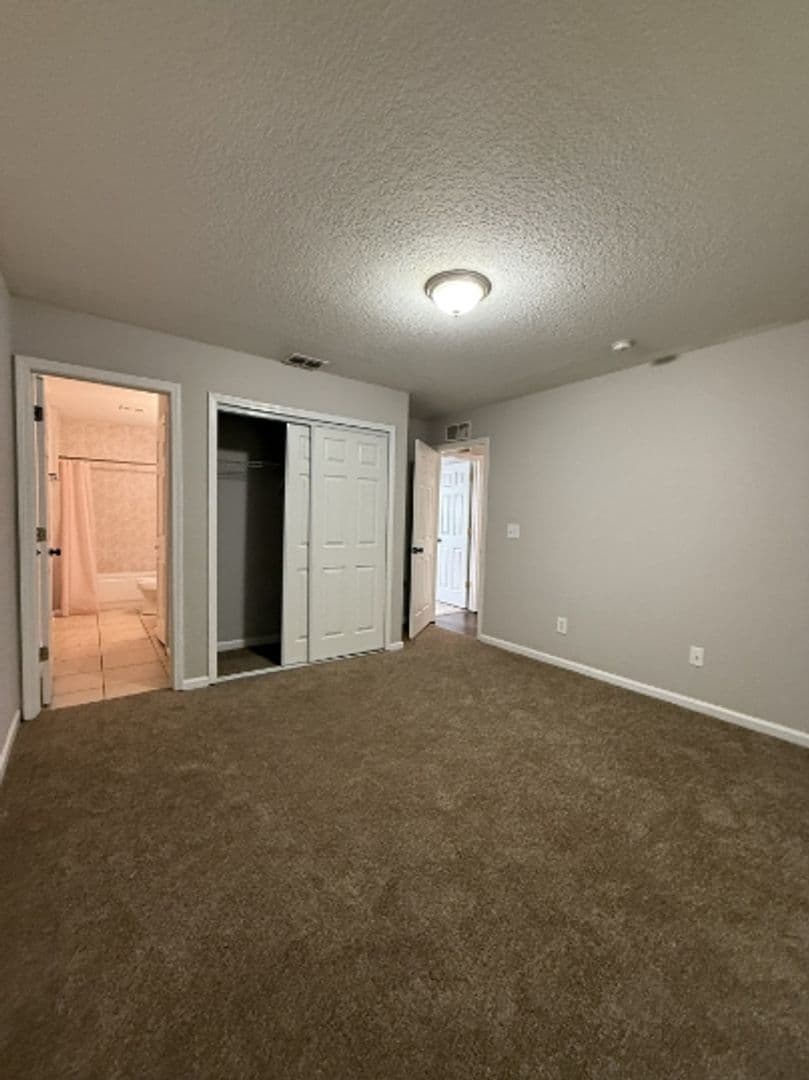 Jacksonville House: 6625 Vermillion Street