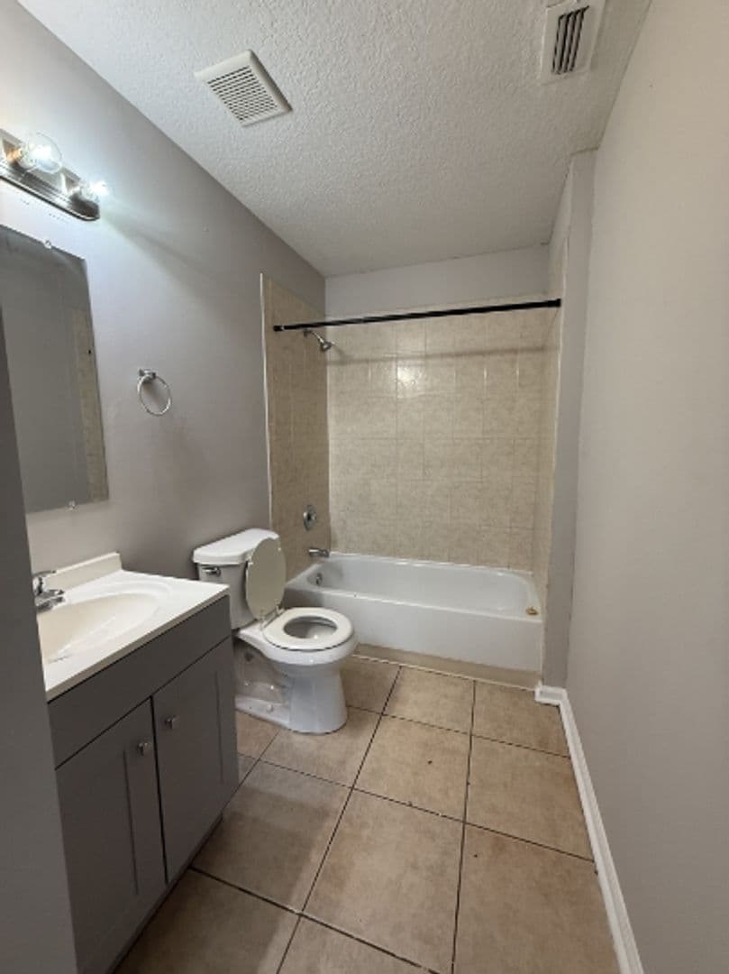 Jacksonville House: 6625 Vermillion Street