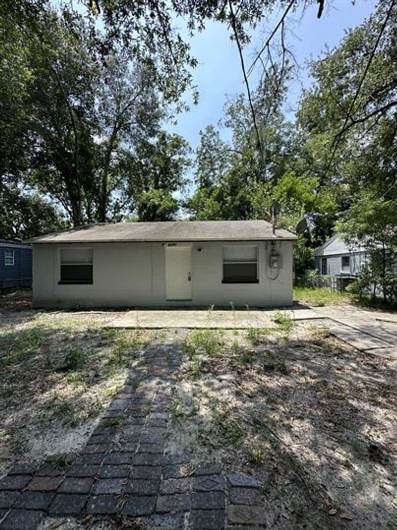 Jacksonville House: 9050 7th Avenue