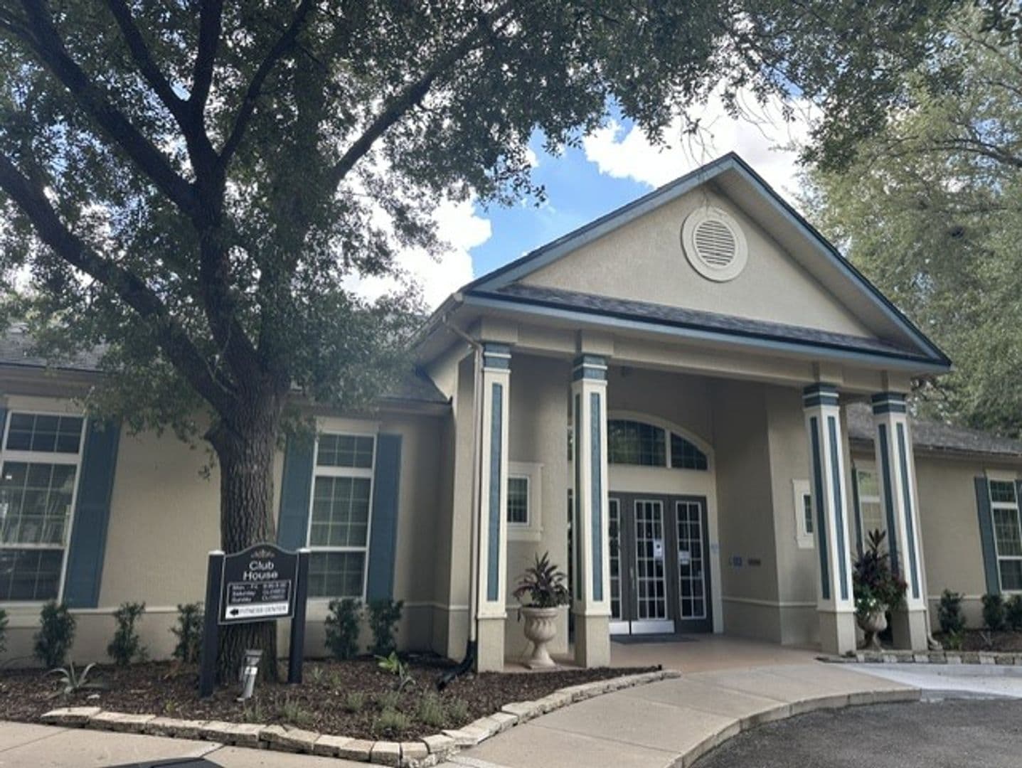 Jacksonville Condo: 13700 Richmond Park Drive N