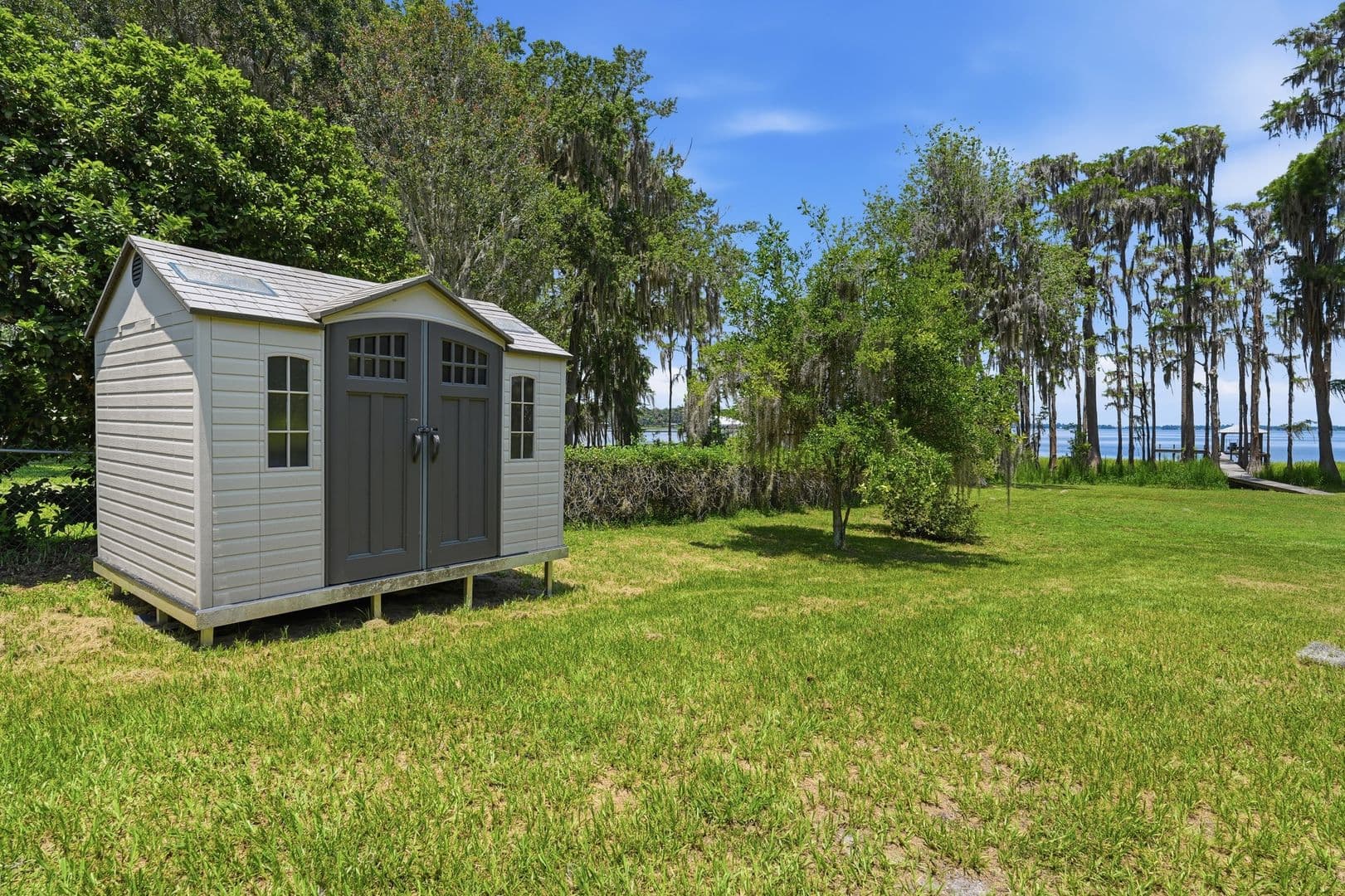 Melrose House: 22826 NE 69th Ave (HOI)