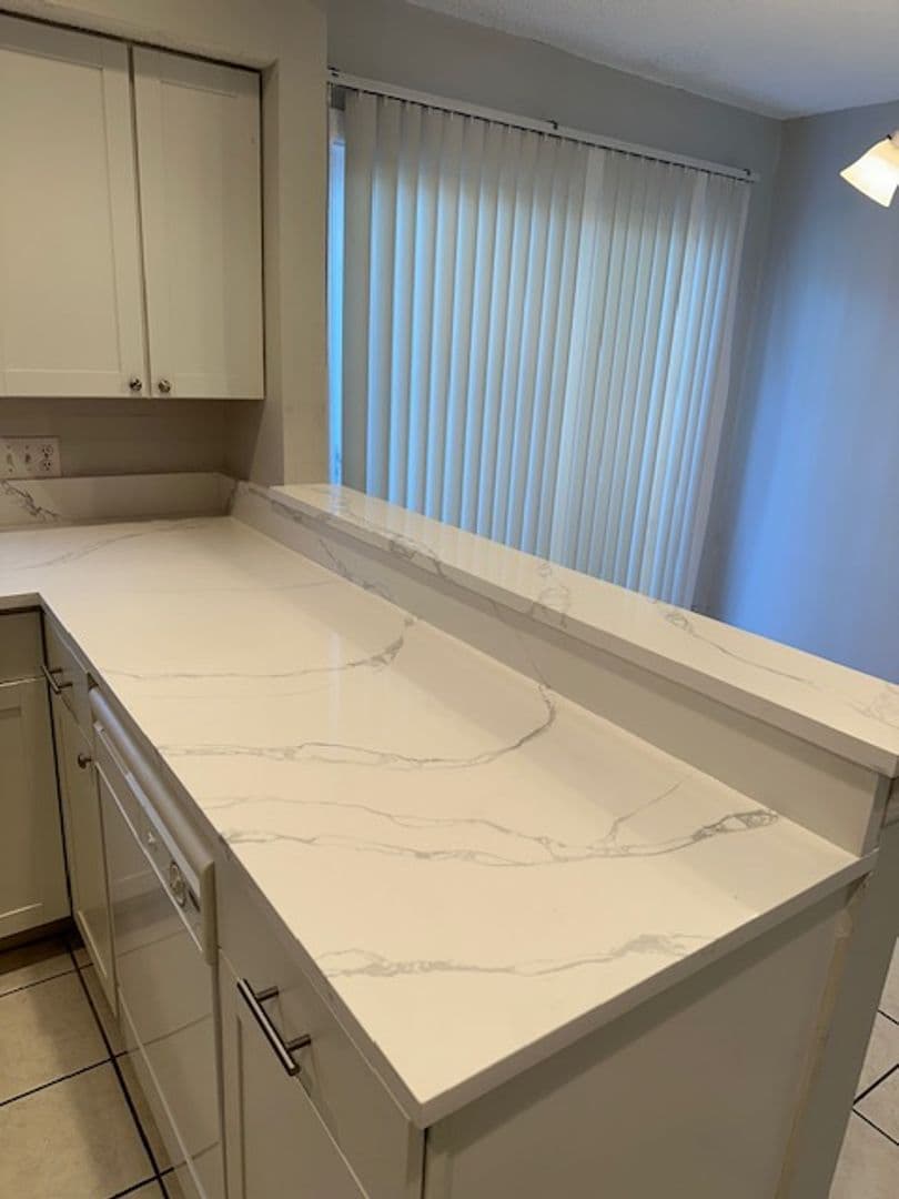 Atlantic Beach House: 25 10th Street