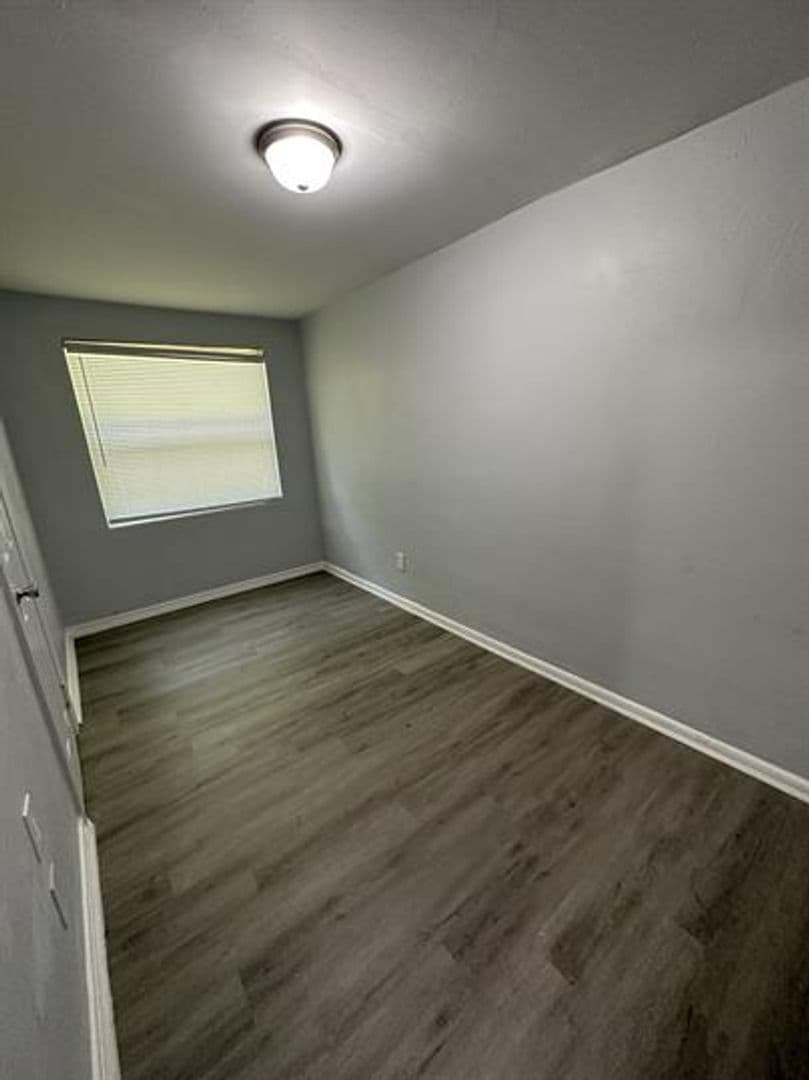 Jacksonville House: 9050 7th Avenue
