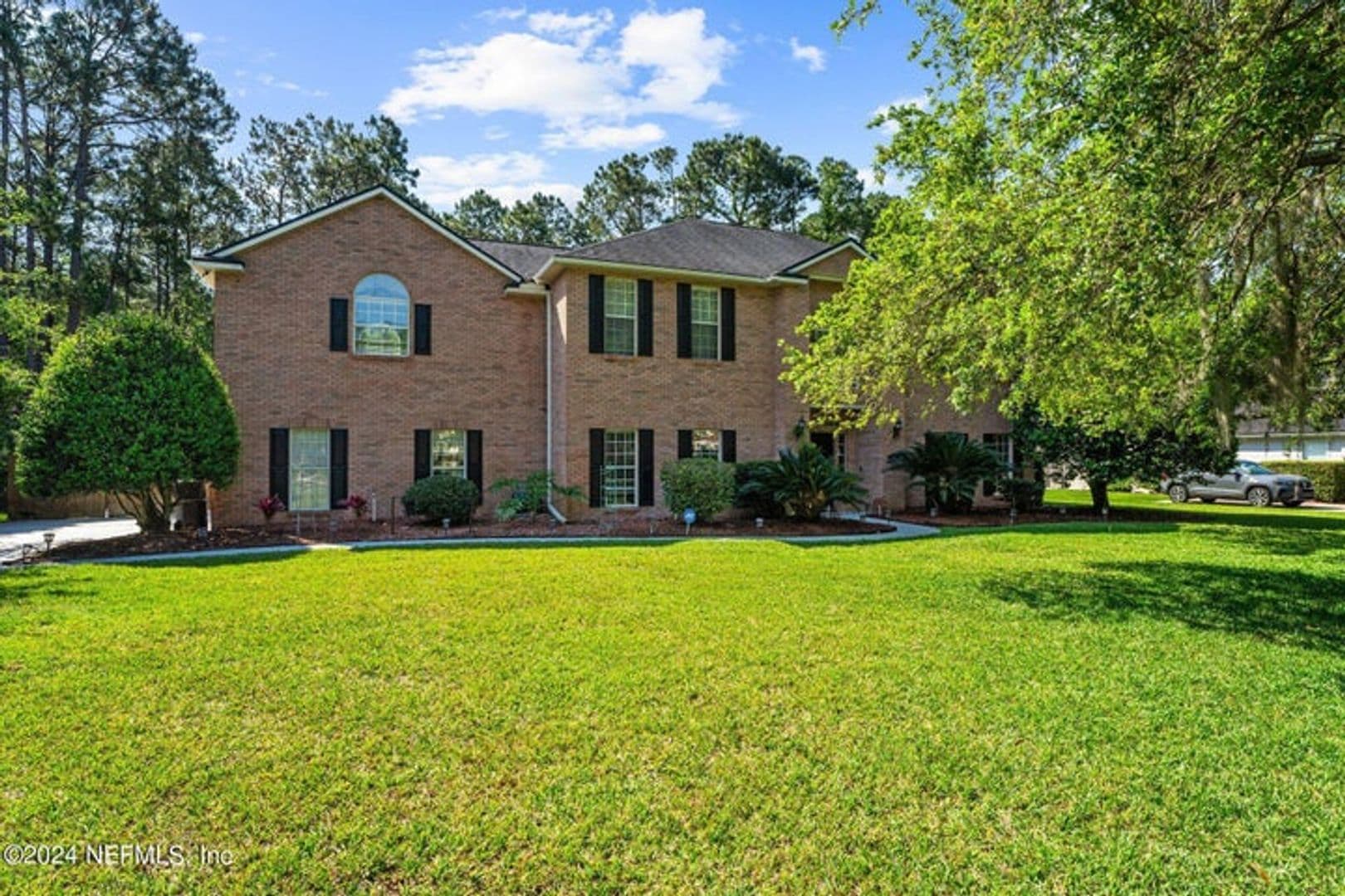 St. Johns House: 425 OAK POND Drive (TP)
