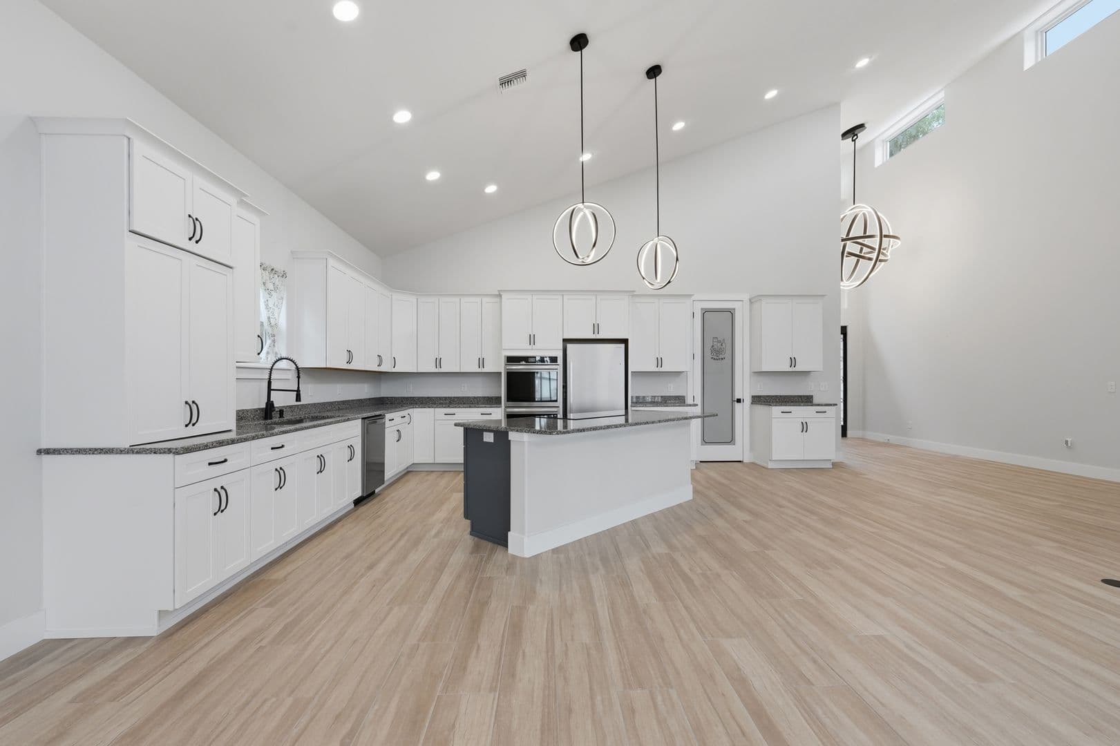 Melrose House: 22826 NE 69th Ave (HOI)