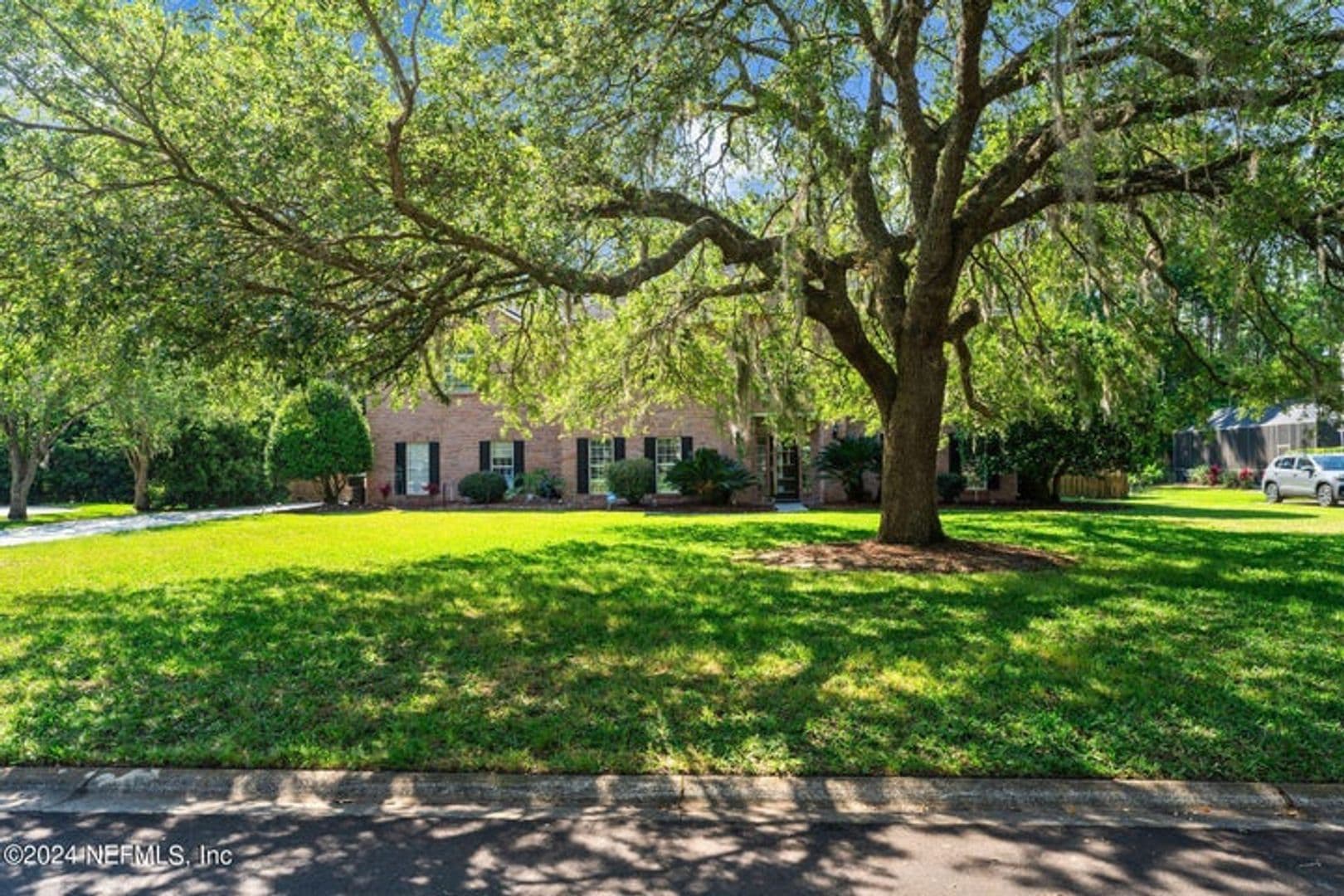 St. Johns House: 425 OAK POND Drive (TP)