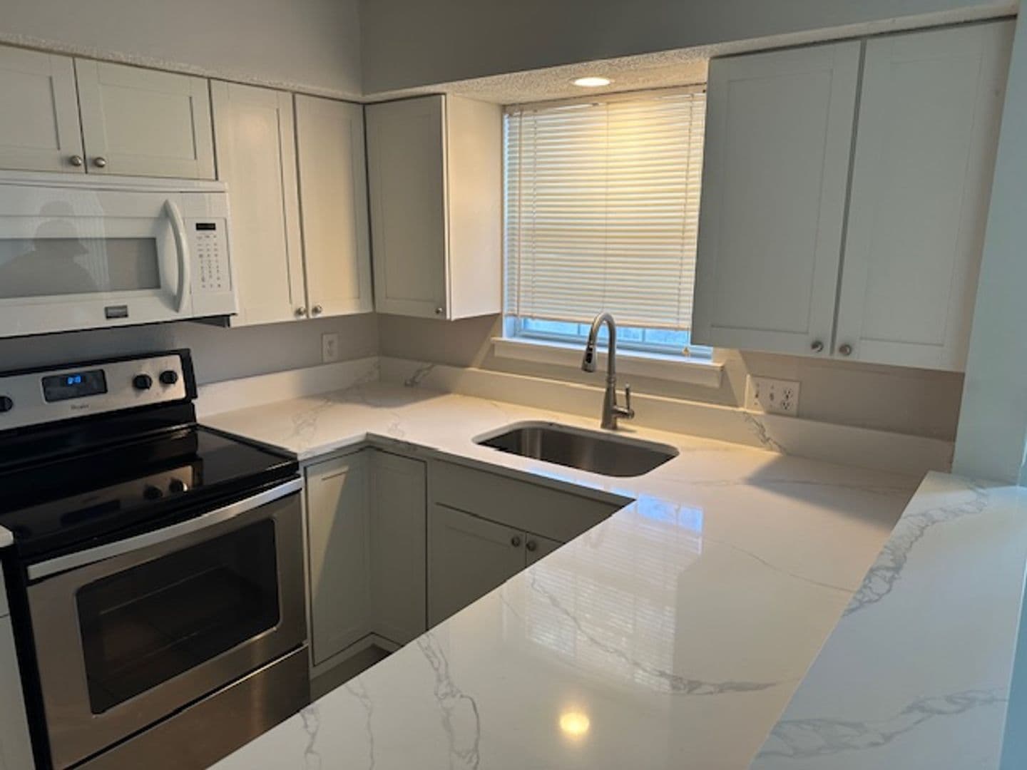 Atlantic Beach House: 25 10th Street