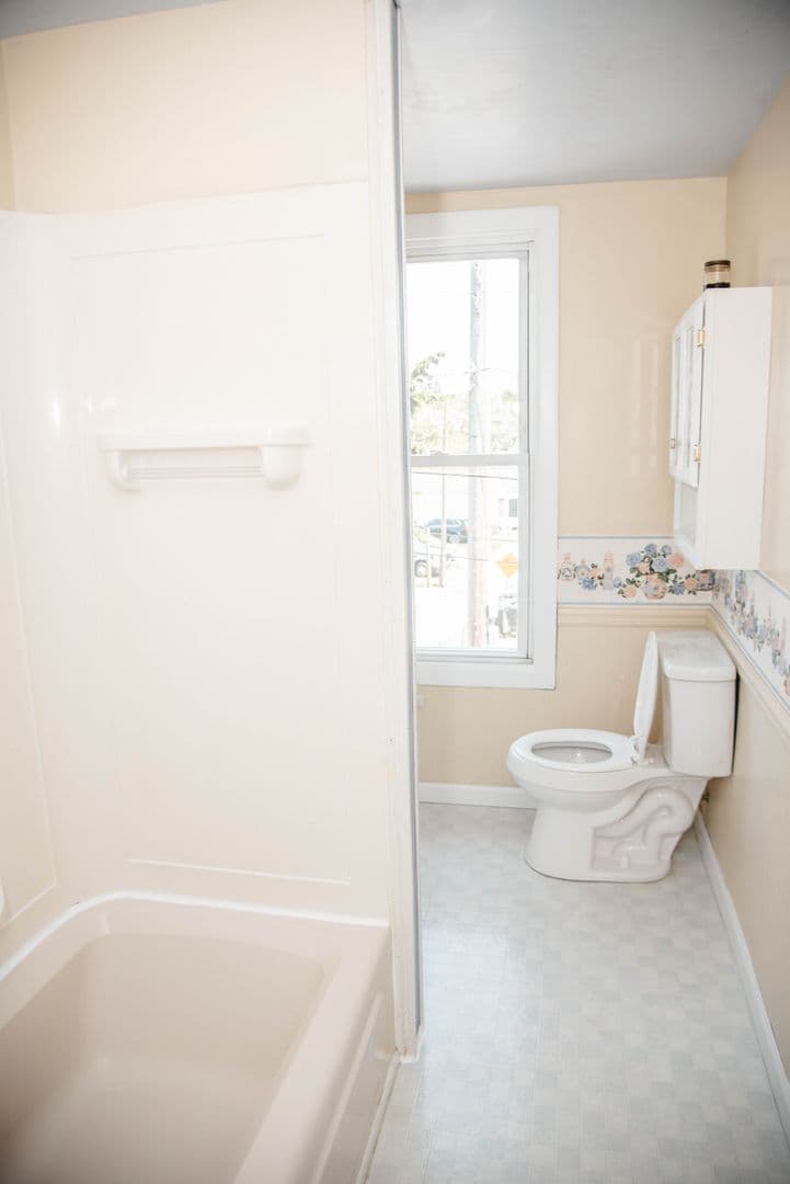 Middletown House: 327 Spruce St