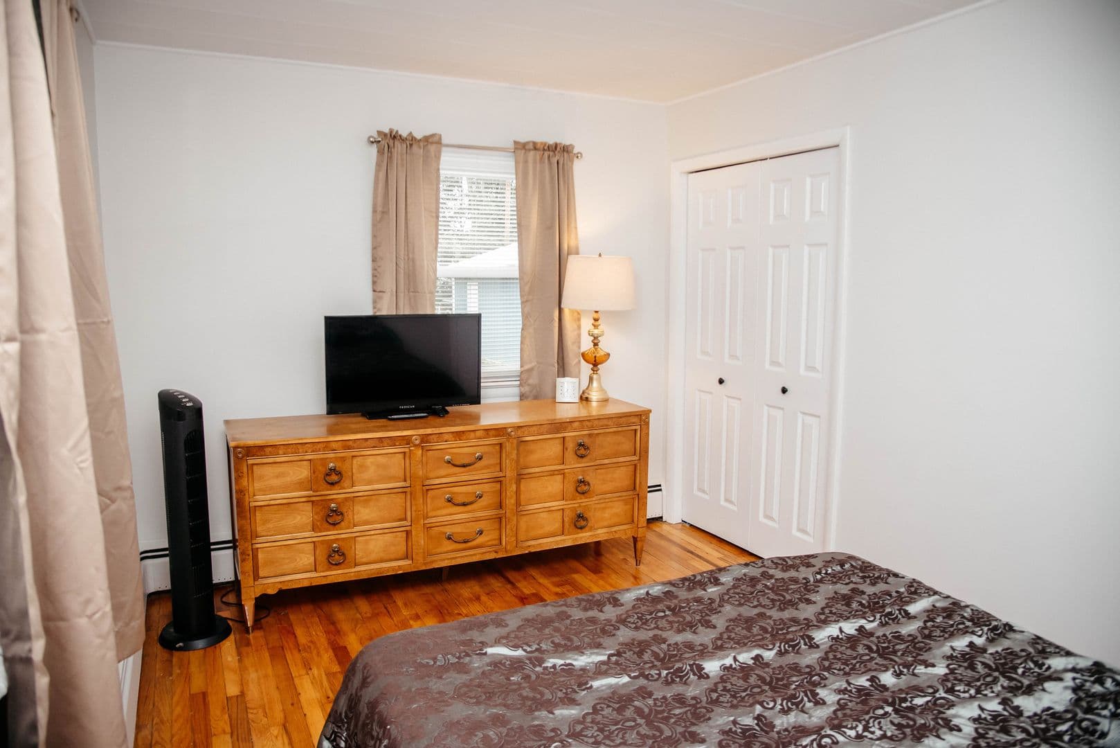 Harrisburg House: 7689 Dove Dr