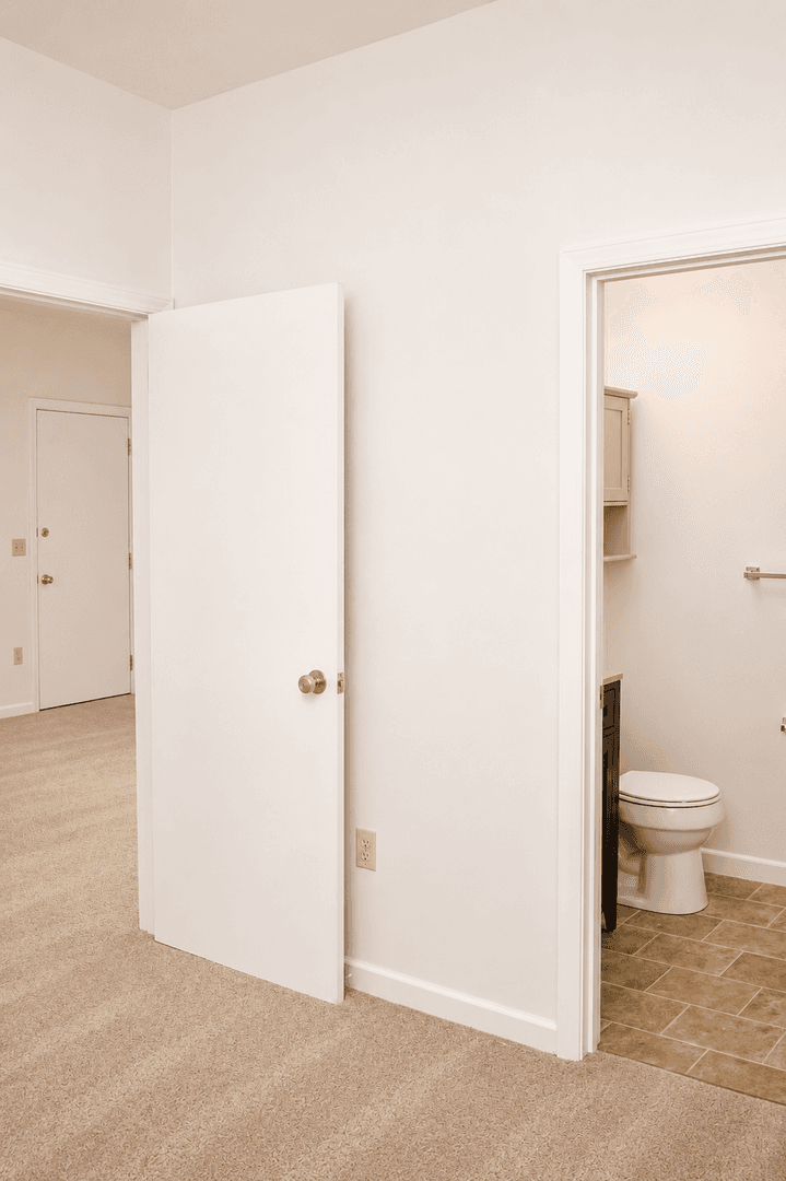Mount Joy Apartment: 84 E Main St