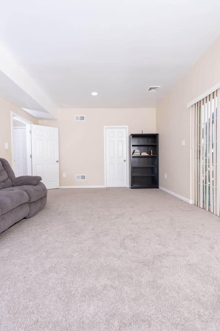 Elizabethtown House: 2072 Sheaffer Rd
