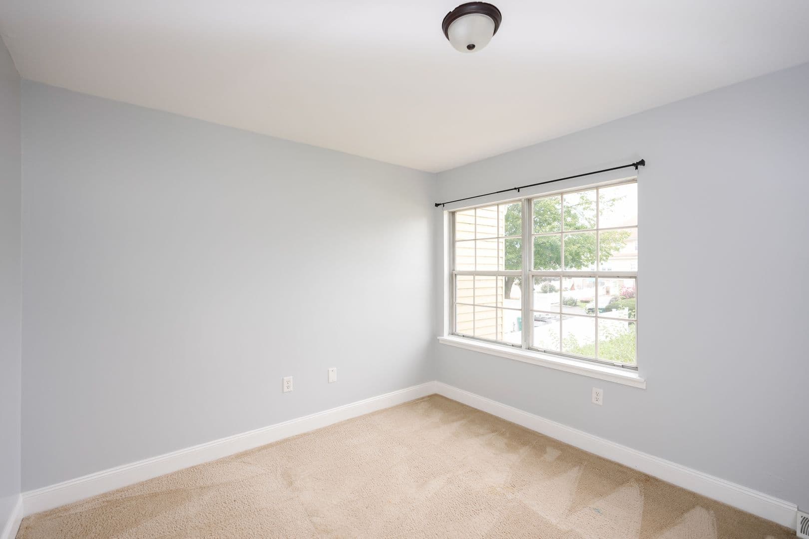 Hershey House: 1421 E Caracas Ave
