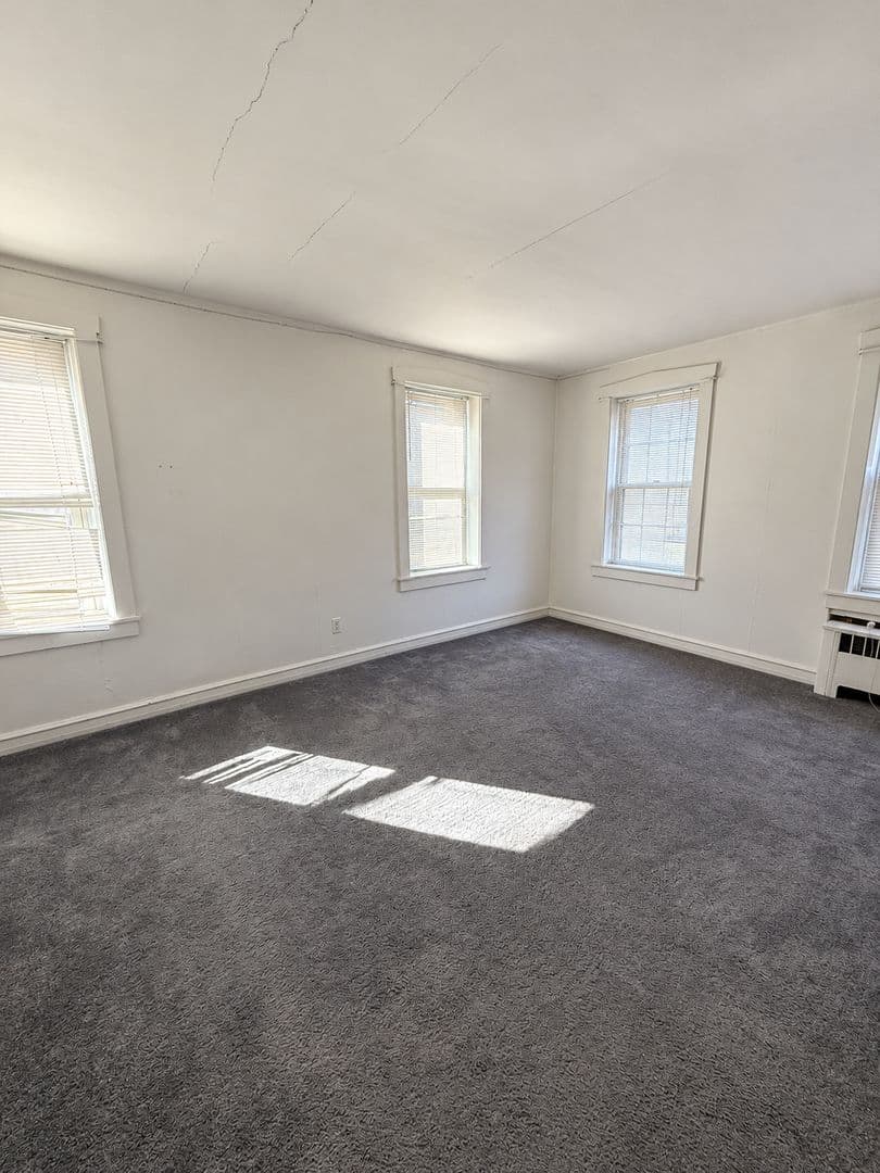 Elizabethtown Apartment: 154 E High St
