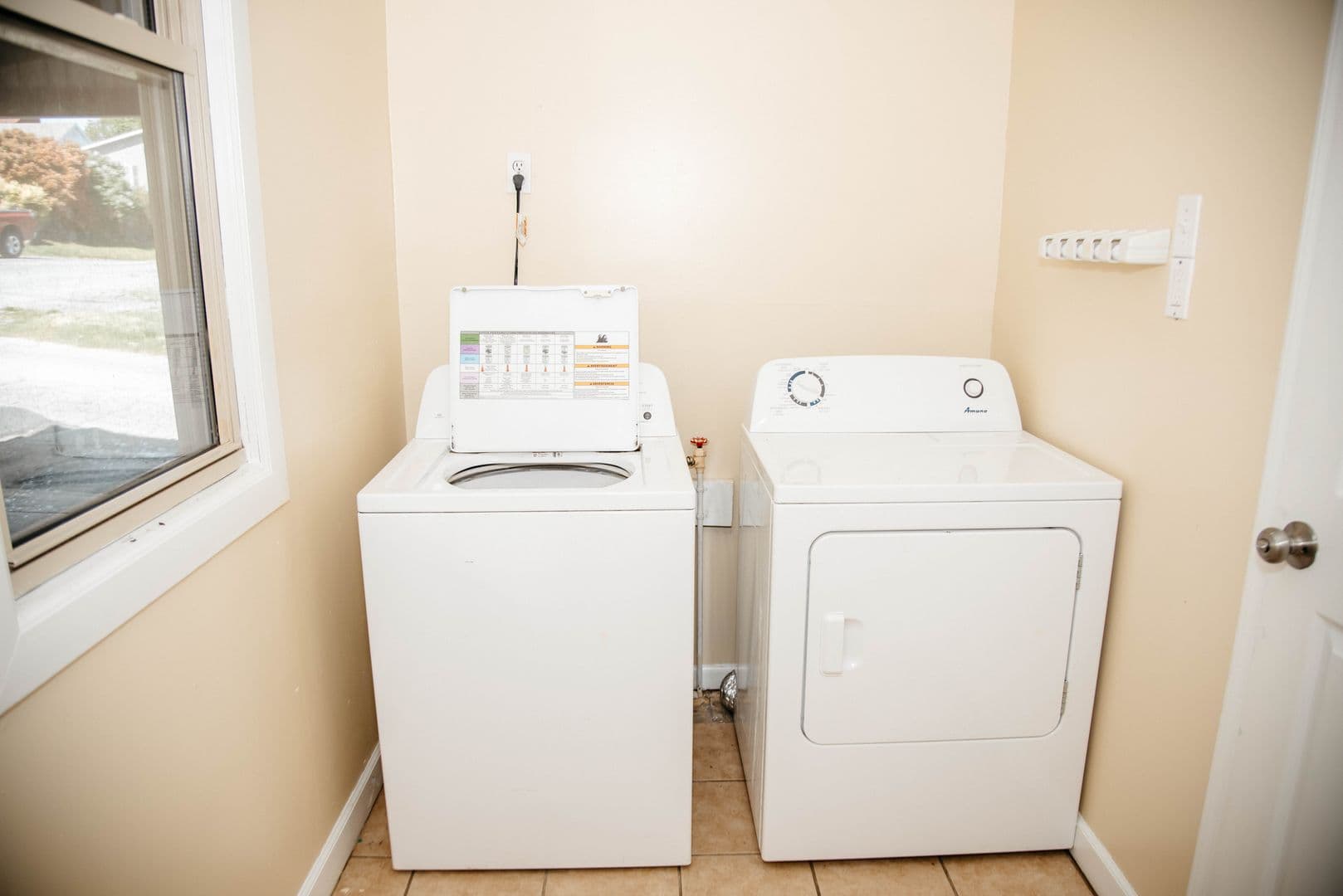 Middletown House: 327 Spruce St