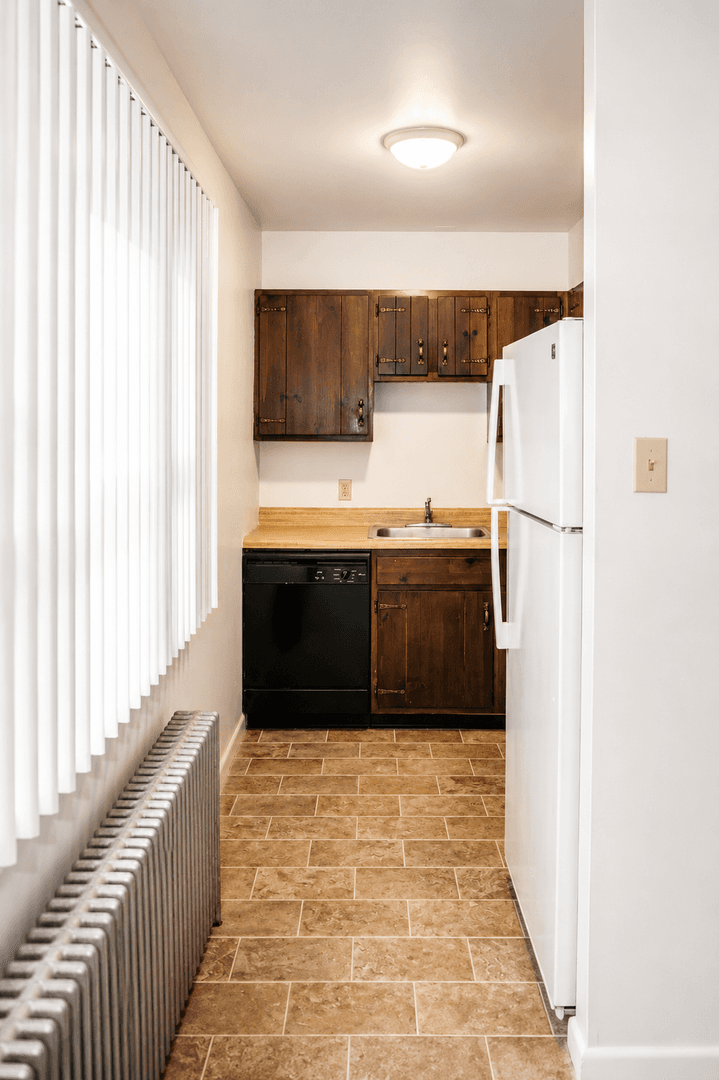 Mount Joy Apartment: 84 E Main St