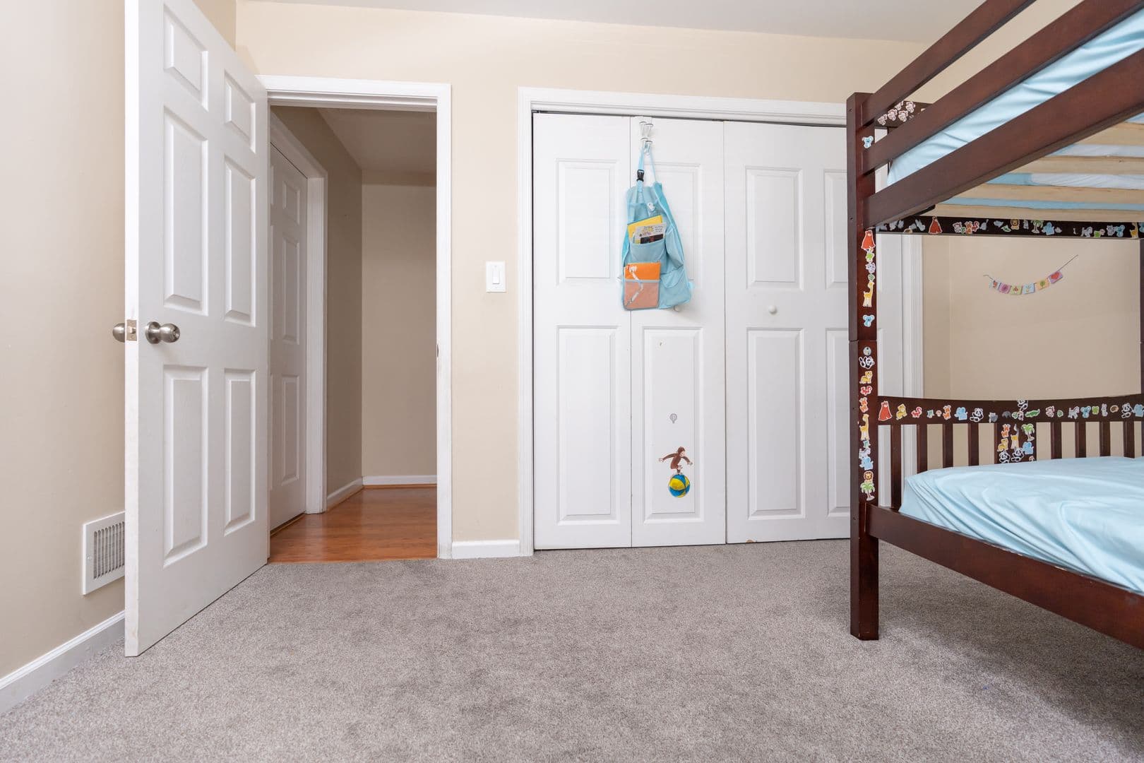 Elizabethtown House: 2072 Sheaffer Rd