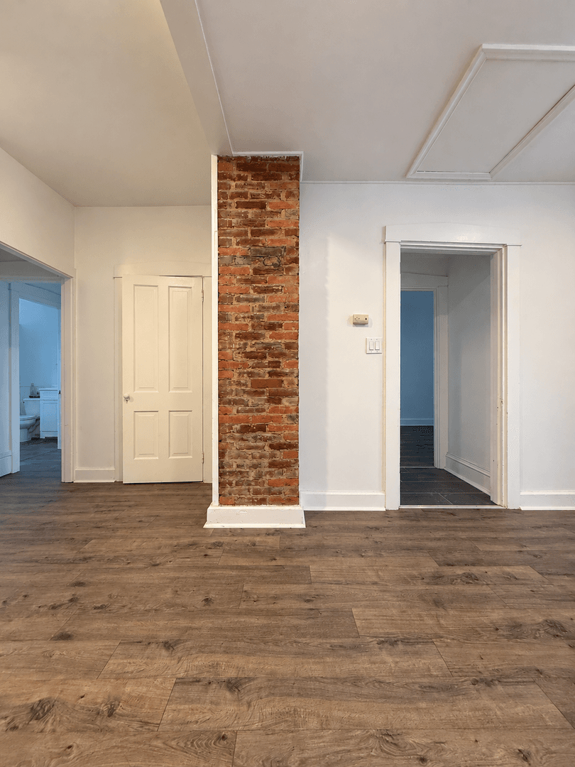 Lancaster Apartment: 322 W James St