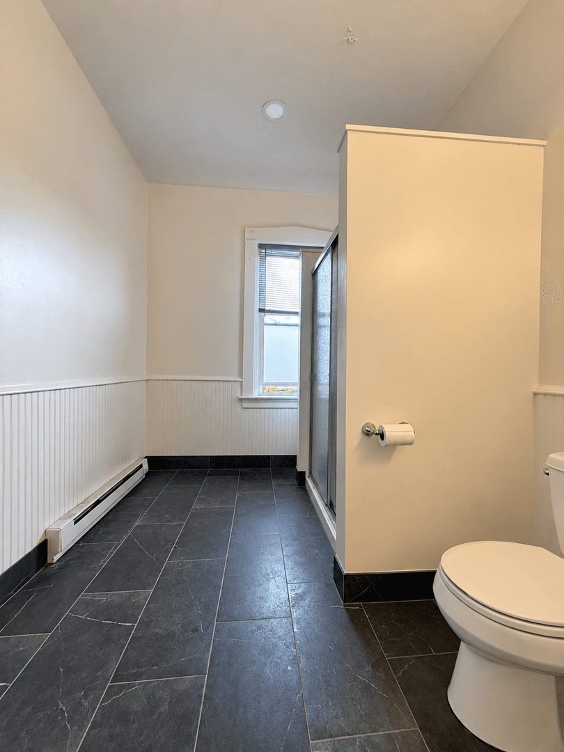 Lancaster Apartment: 322 W James St
