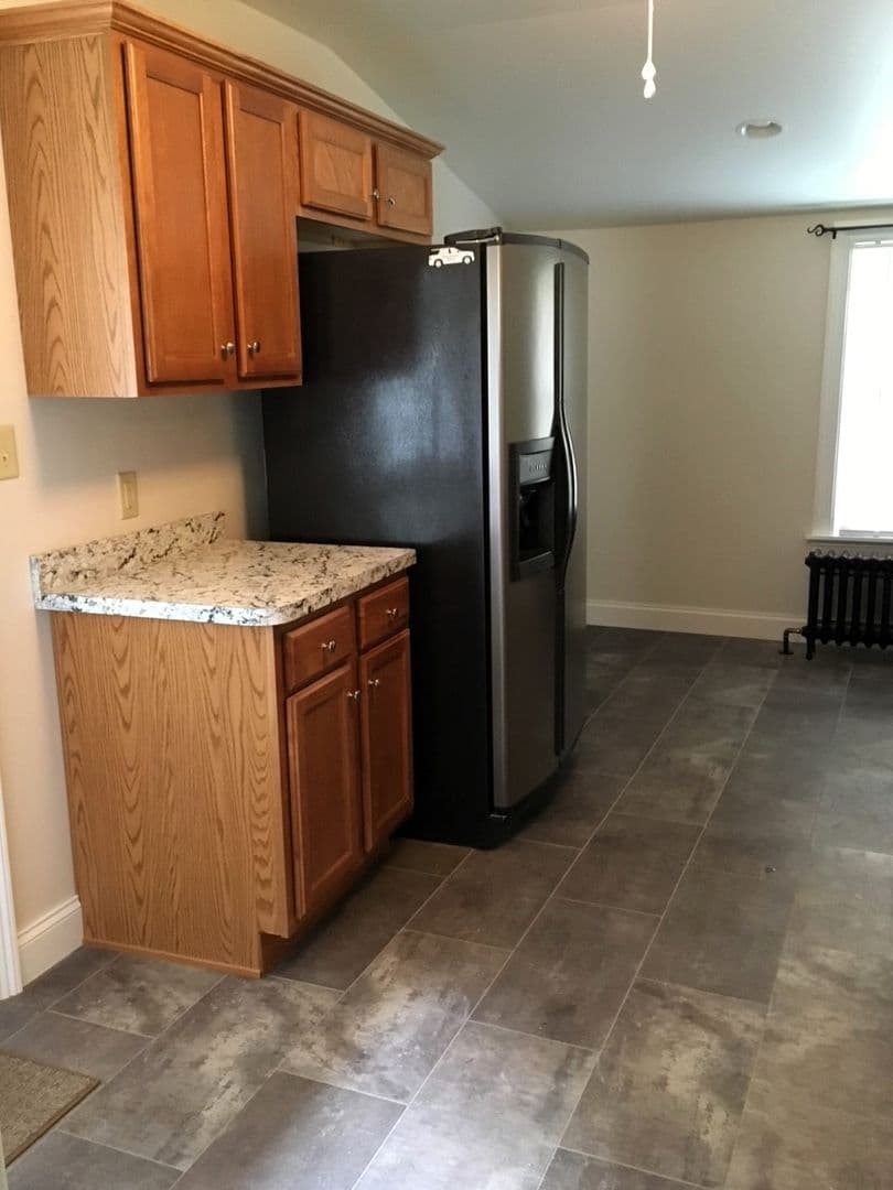 Middletown Apartment: 253 East Main Street
