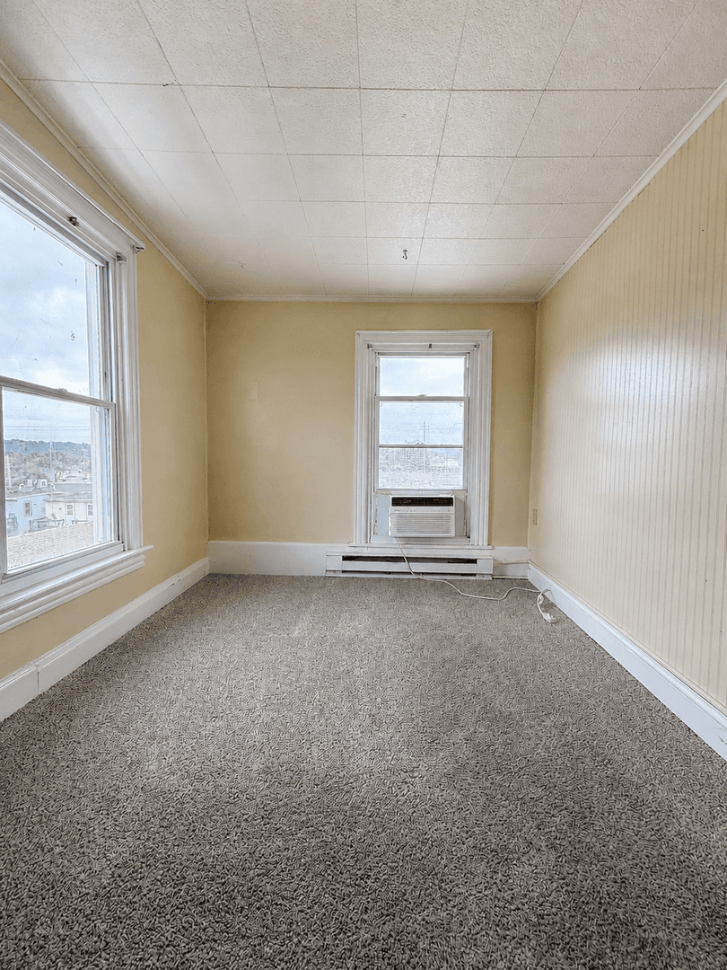 Middletown Apartment: 166 Nissley St