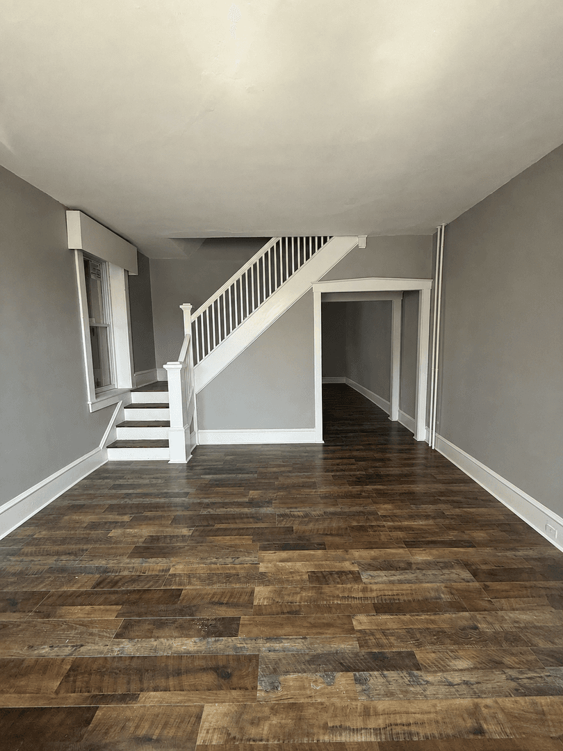Elizabethtown House: 439 West High Street