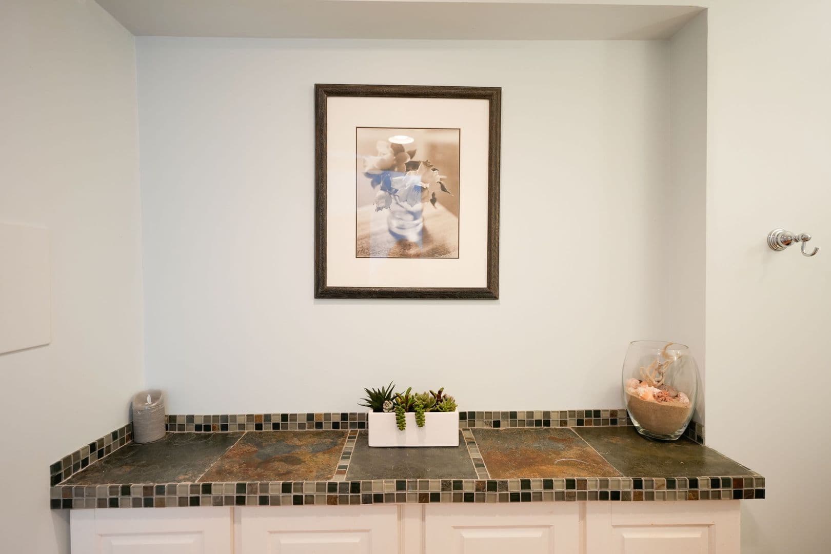 Elizabethtown House: 645 N Mount Joy St