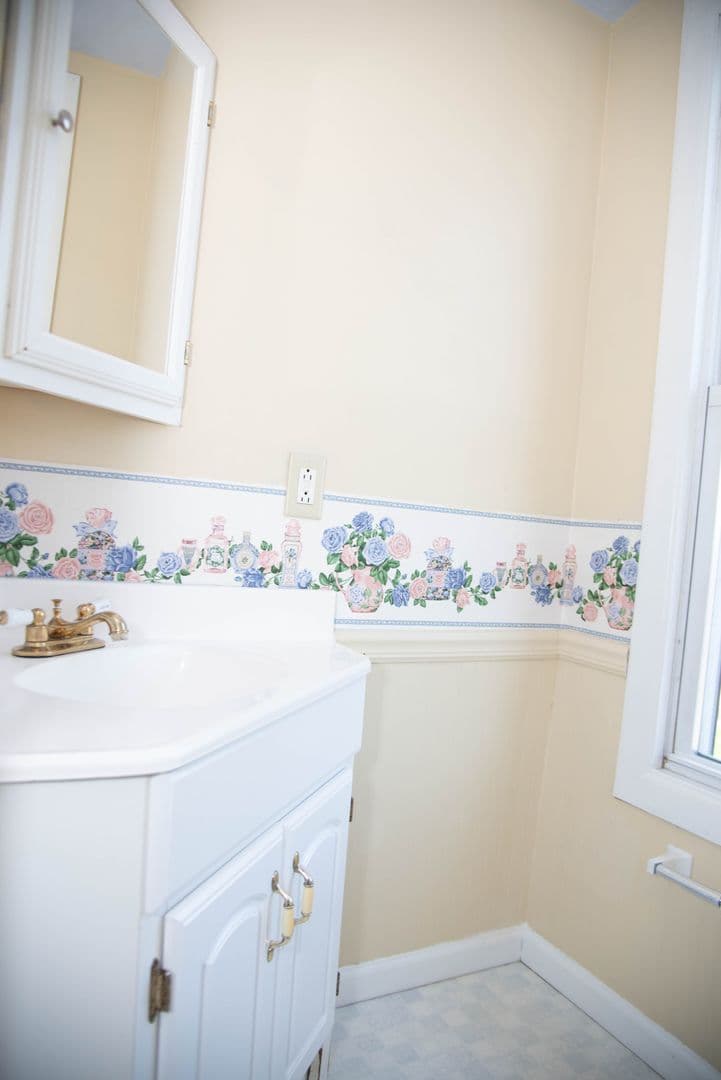 Middletown House: 327 Spruce St