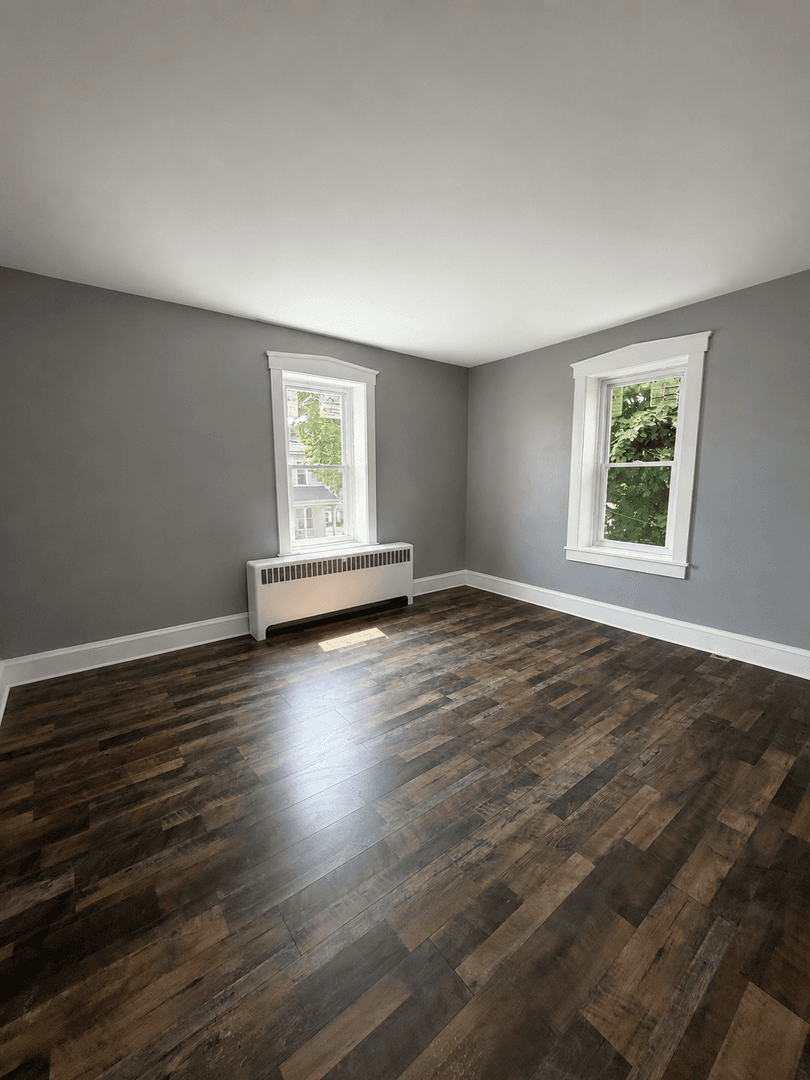Elizabethtown House: 439 West High Street