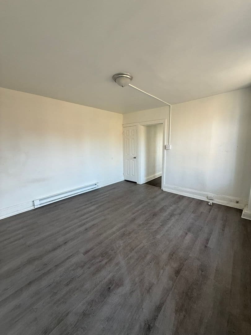 York Apartment: 351 Smyser St