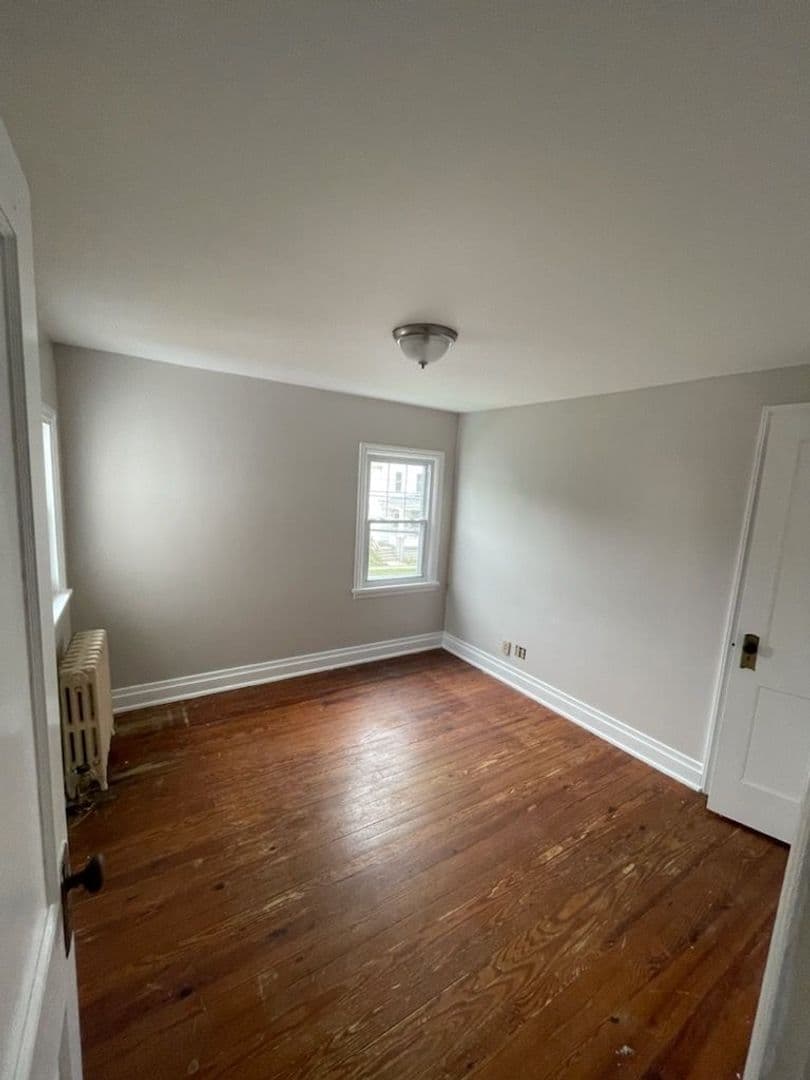 Middletown House: 235 Adelia St