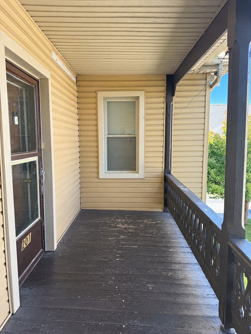 Elizabethtown Apartment: 154 E High St