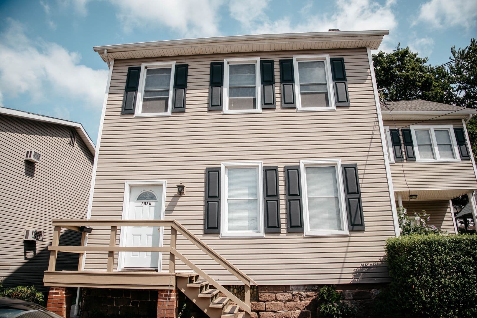 Middletown Apartment: 253 East Main Street