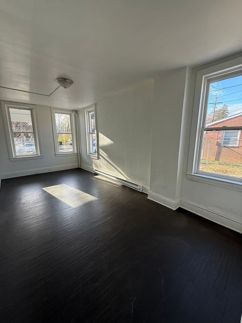 York Apartment: 351 Smyser St