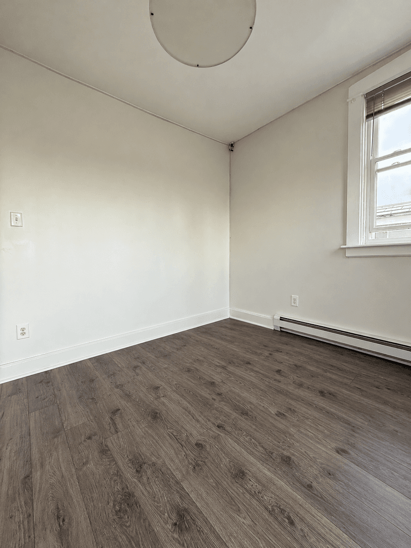 Lancaster Apartment: 322 W James St