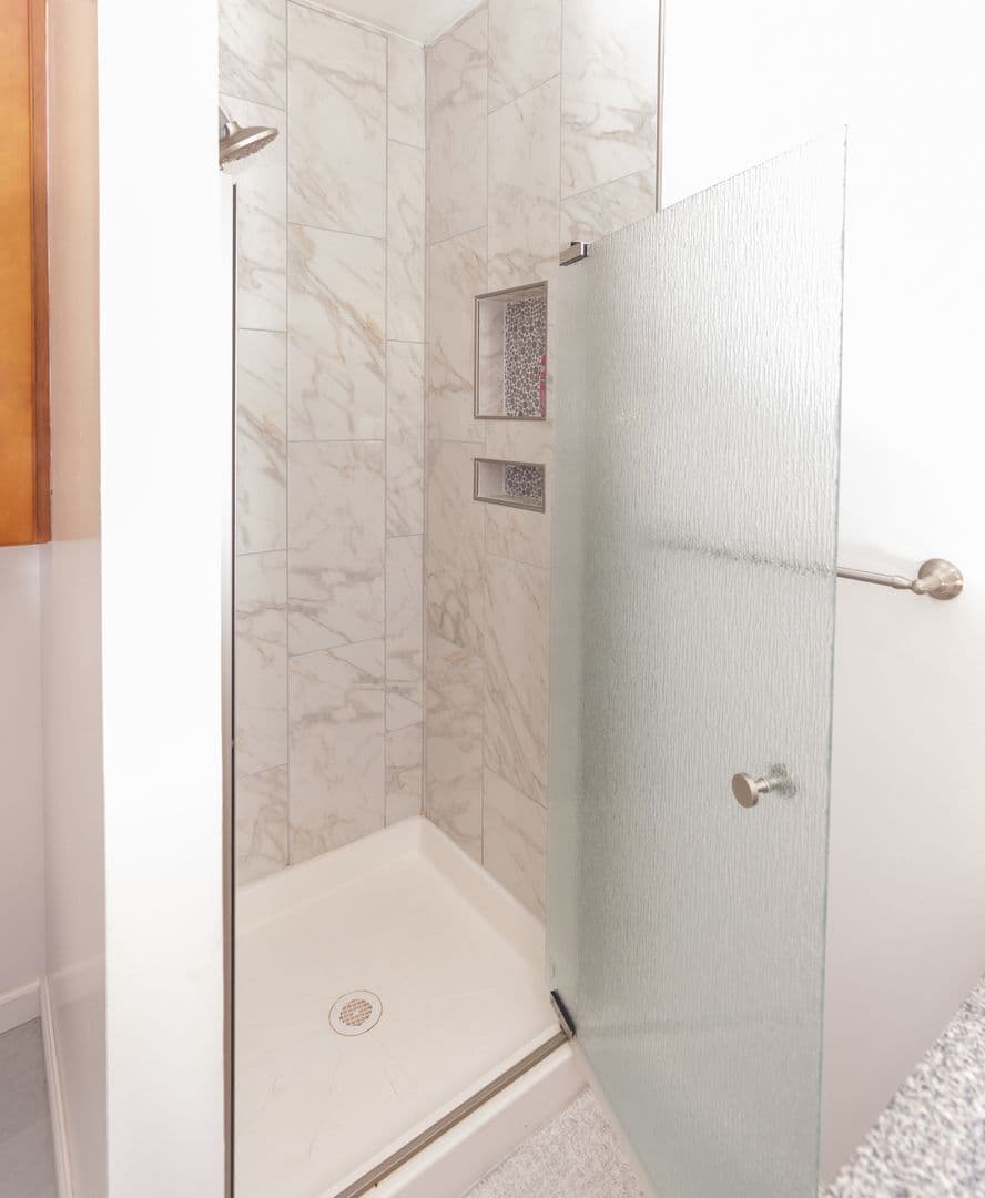 Elizabethtown House: 2072 Sheaffer Rd