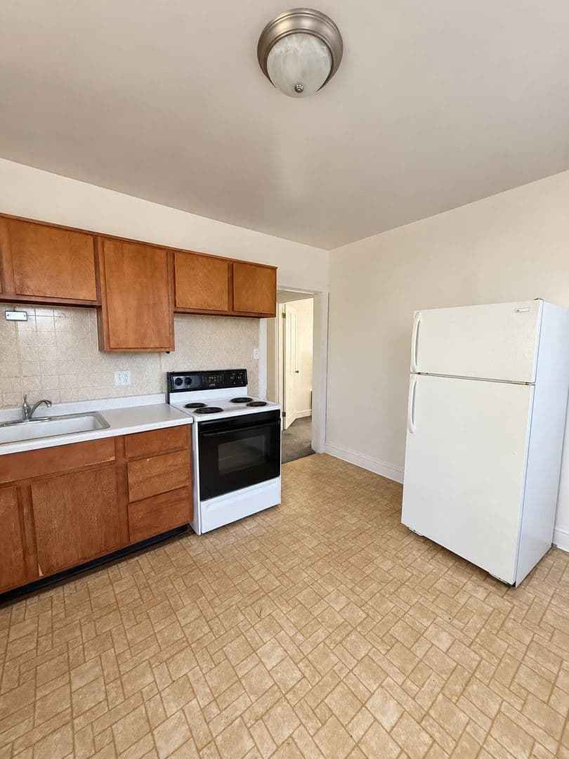 Elizabethtown Apartment: 154 E High St