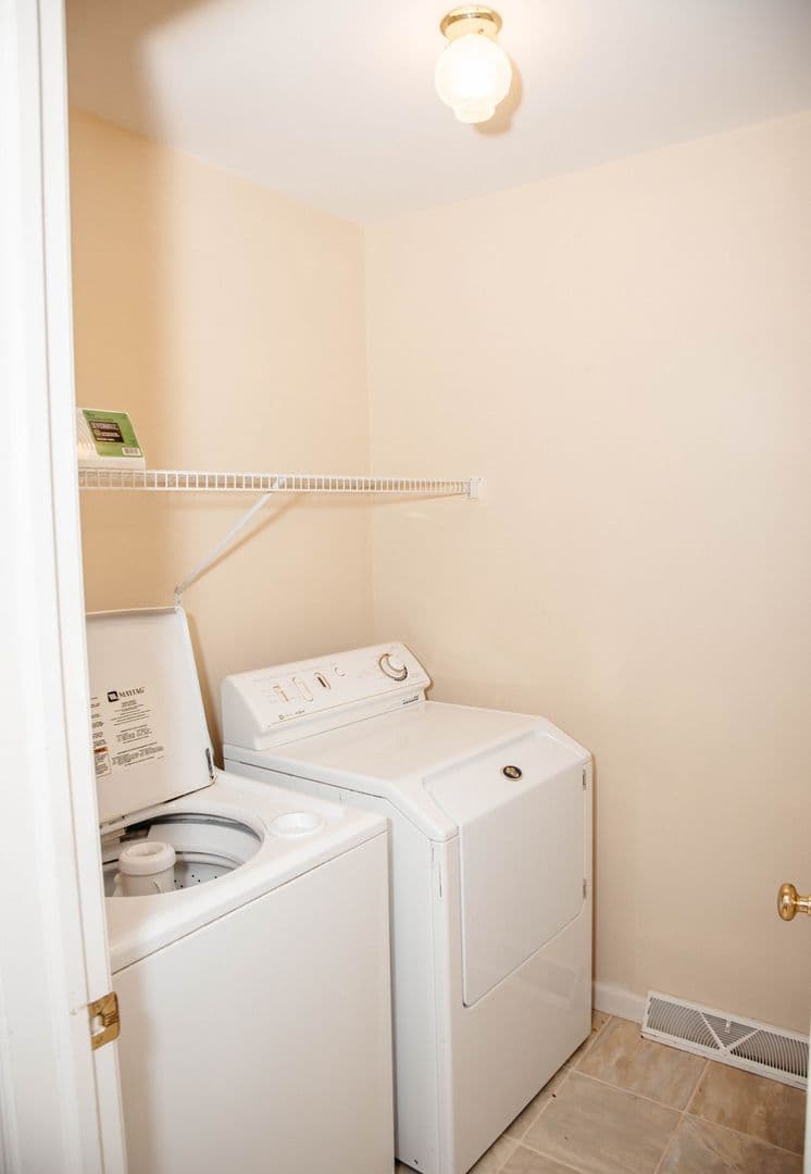 Elizabethtown House: 746 Mount Gretna Rd