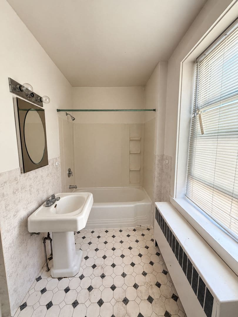 Elizabethtown Apartment: 154 E High St