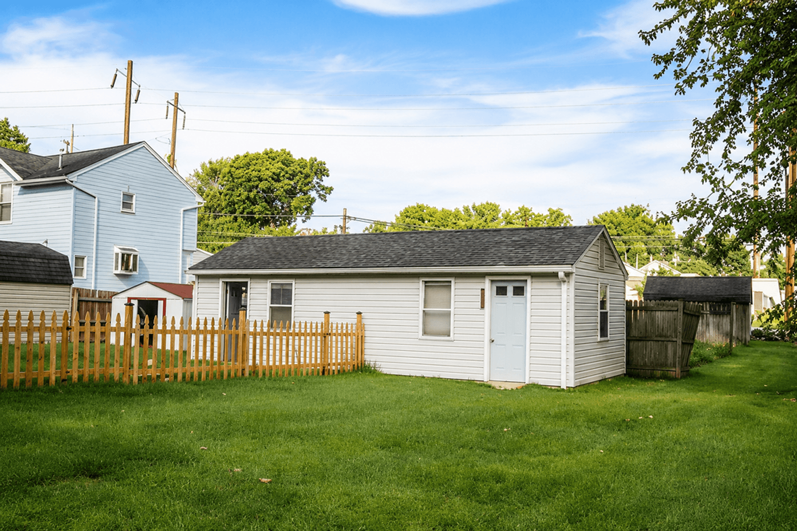 Royalton House: 412 Allen Dr