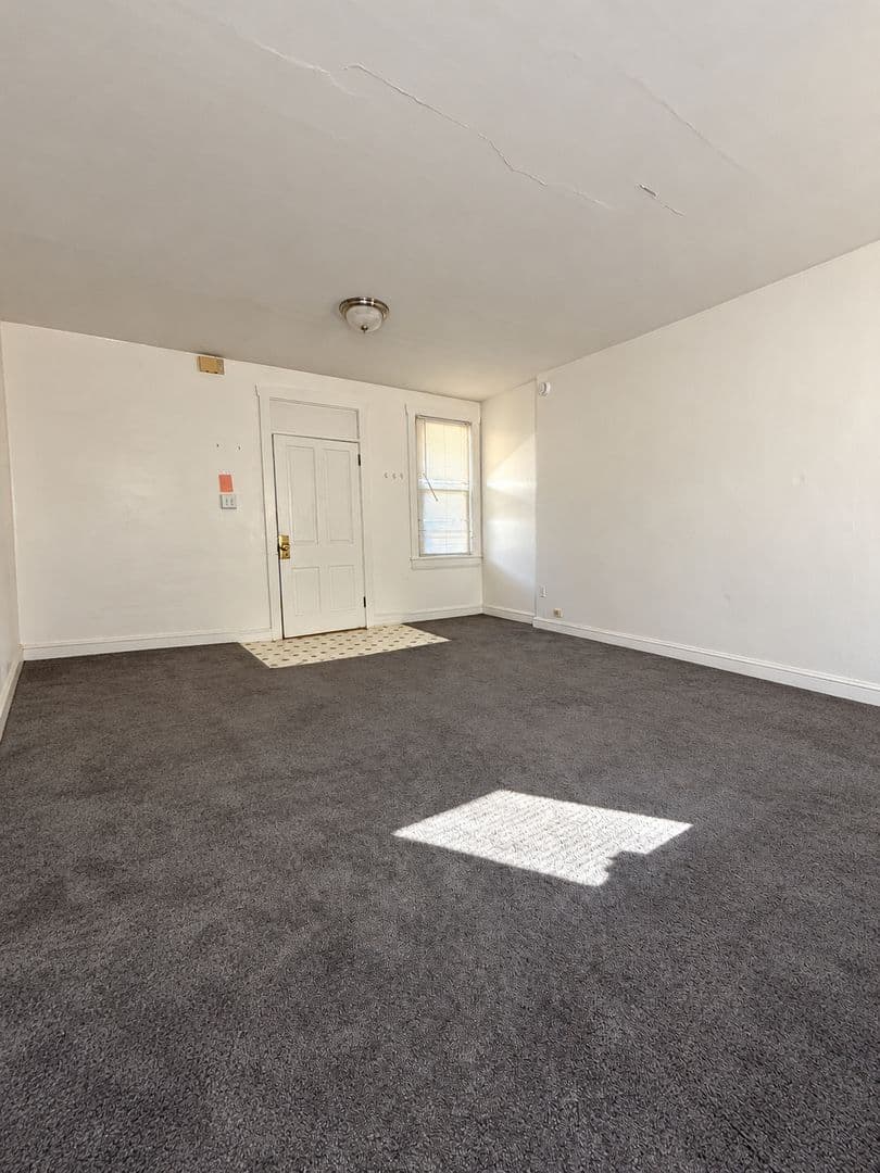 Elizabethtown Apartment: 154 E High St