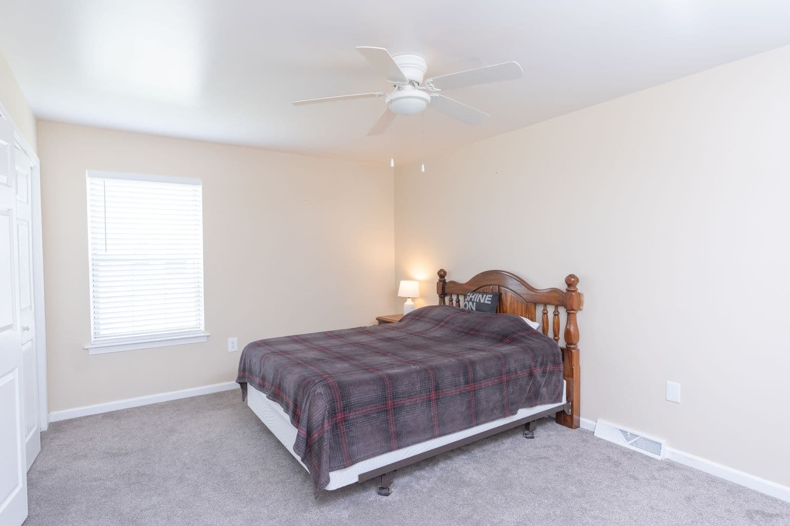 Elizabethtown House: 2072 Sheaffer Rd