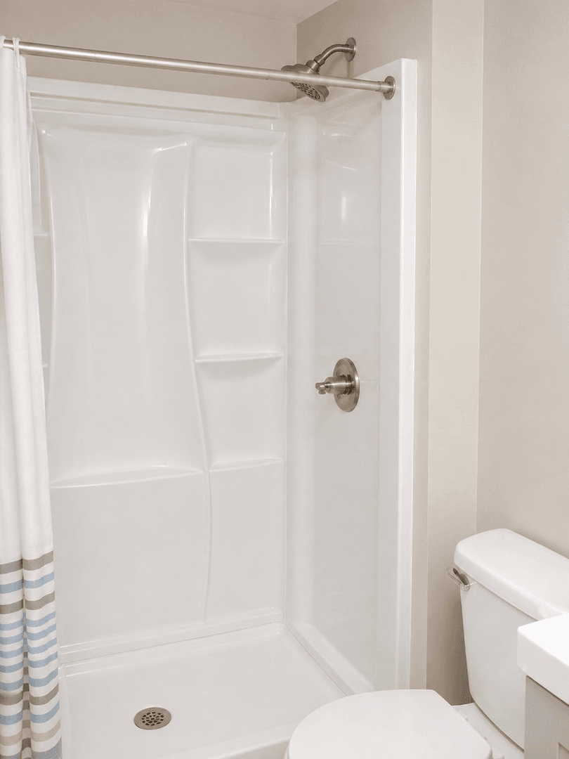 Royalton House: 412 Allen Dr
