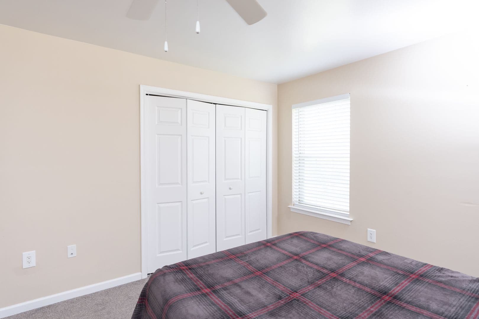 Elizabethtown House: 2072 Sheaffer Rd