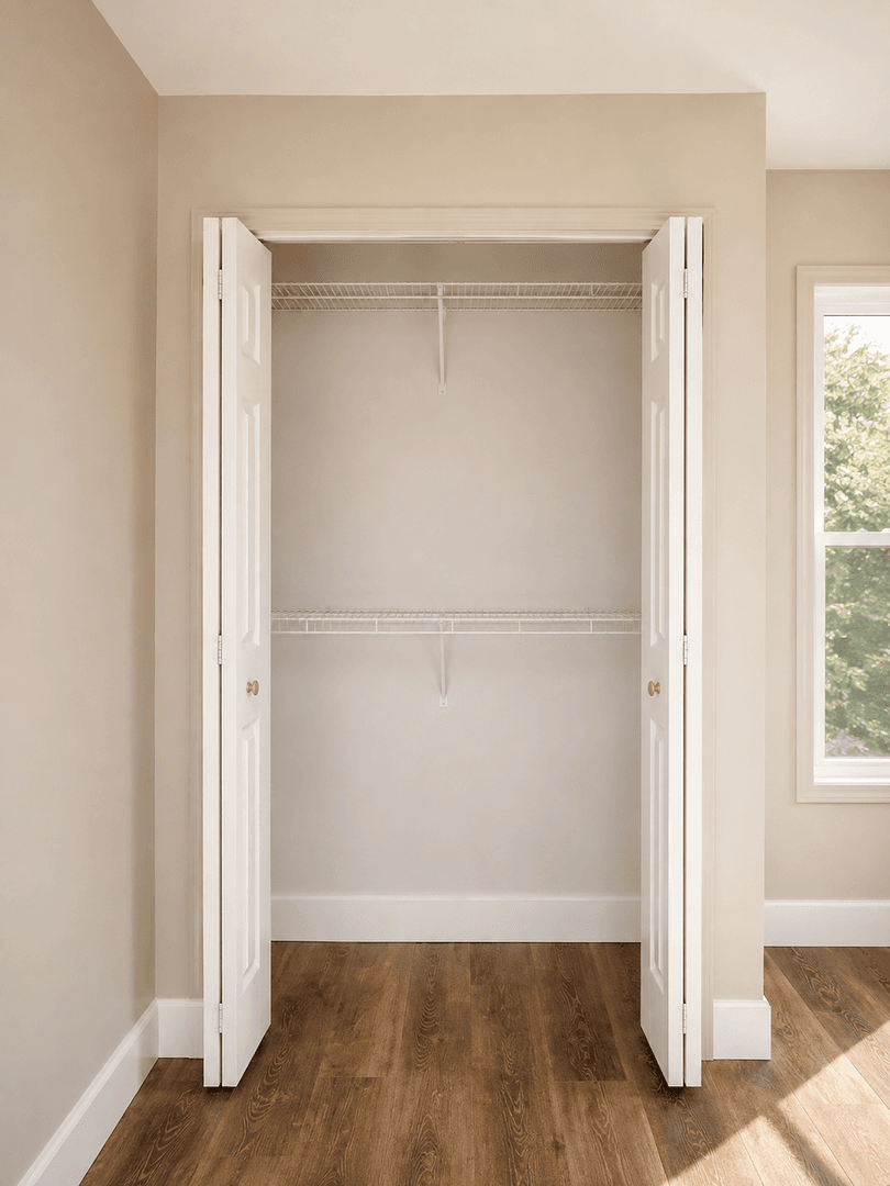 Royalton House: 412 Allen Dr