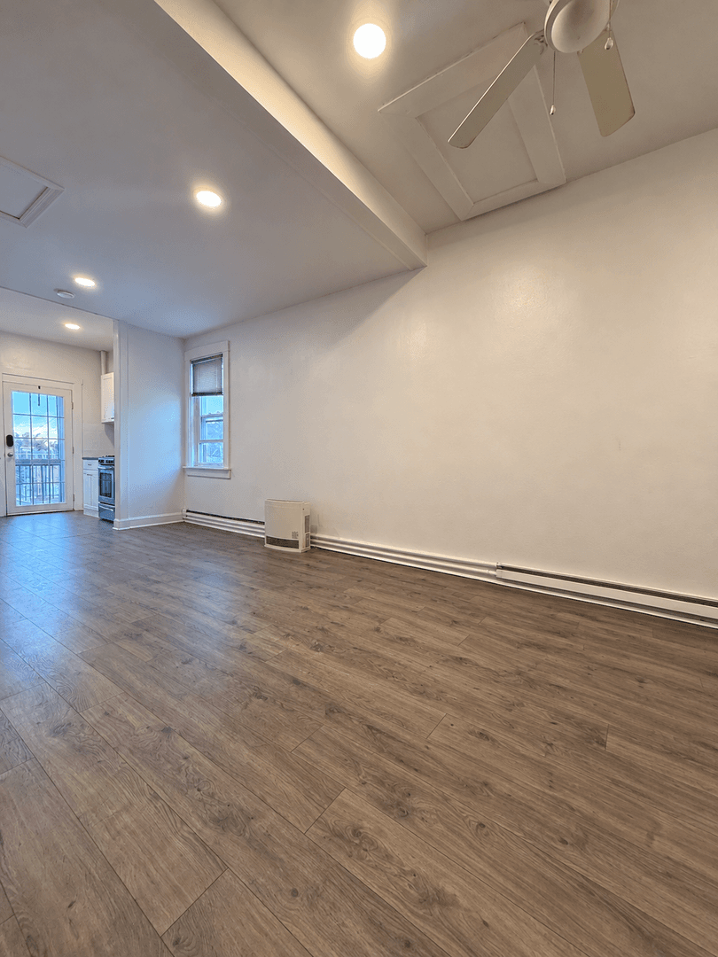 Lancaster Apartment: 322 W James St