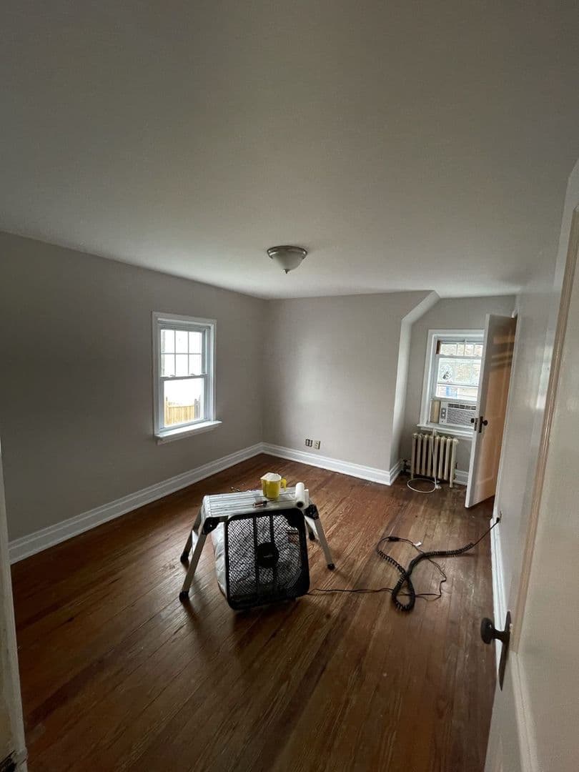 Middletown House: 235 Adelia St